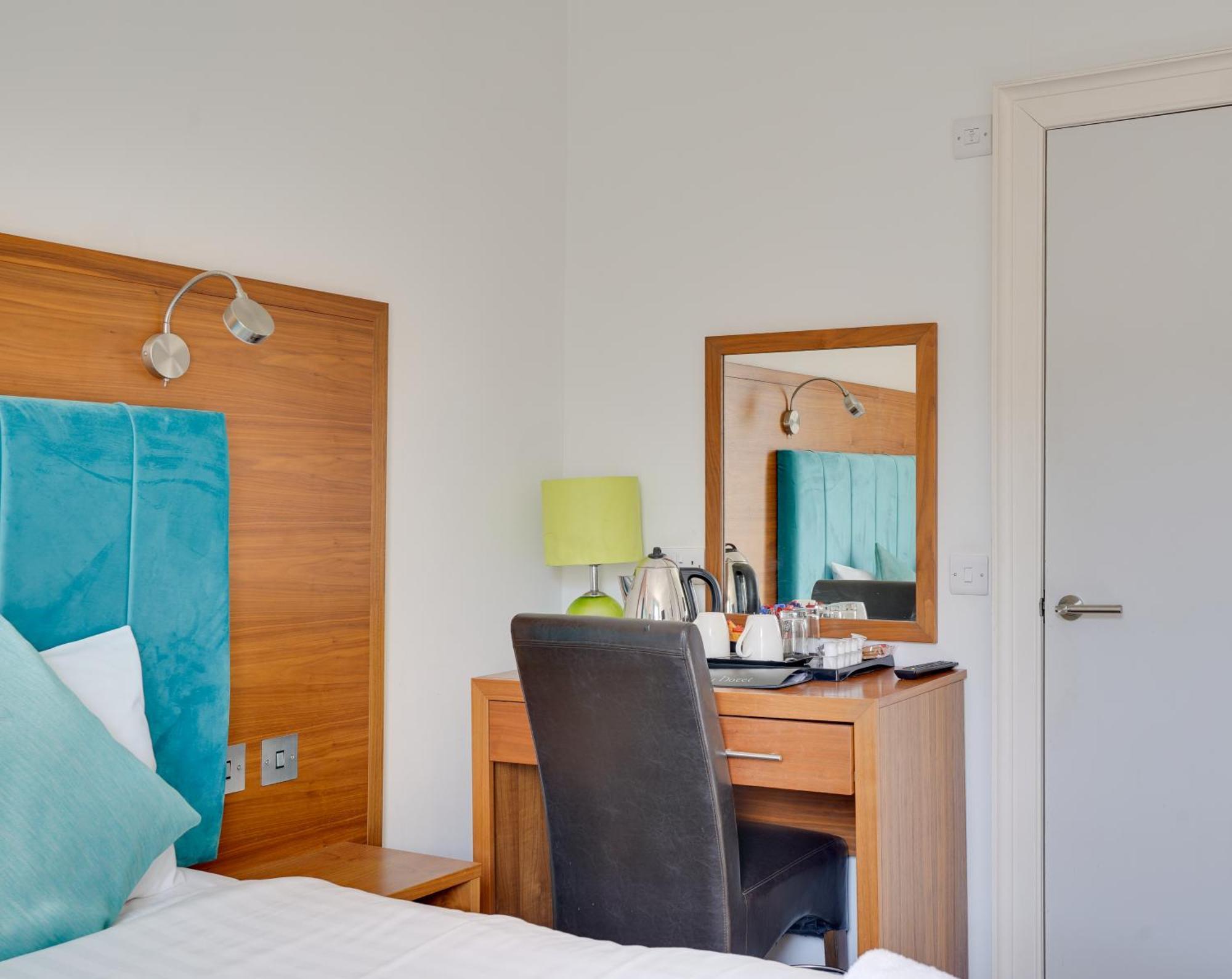The County Hotel - Self Check-In, Ultra Fast Wi-Fi, Free Parking, Central Location Selkirk Esterno foto