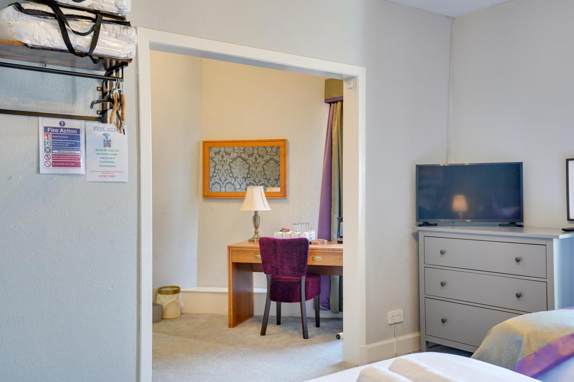The County Hotel - Self Check-In, Ultra Fast Wi-Fi, Free Parking, Central Location Selkirk Esterno foto