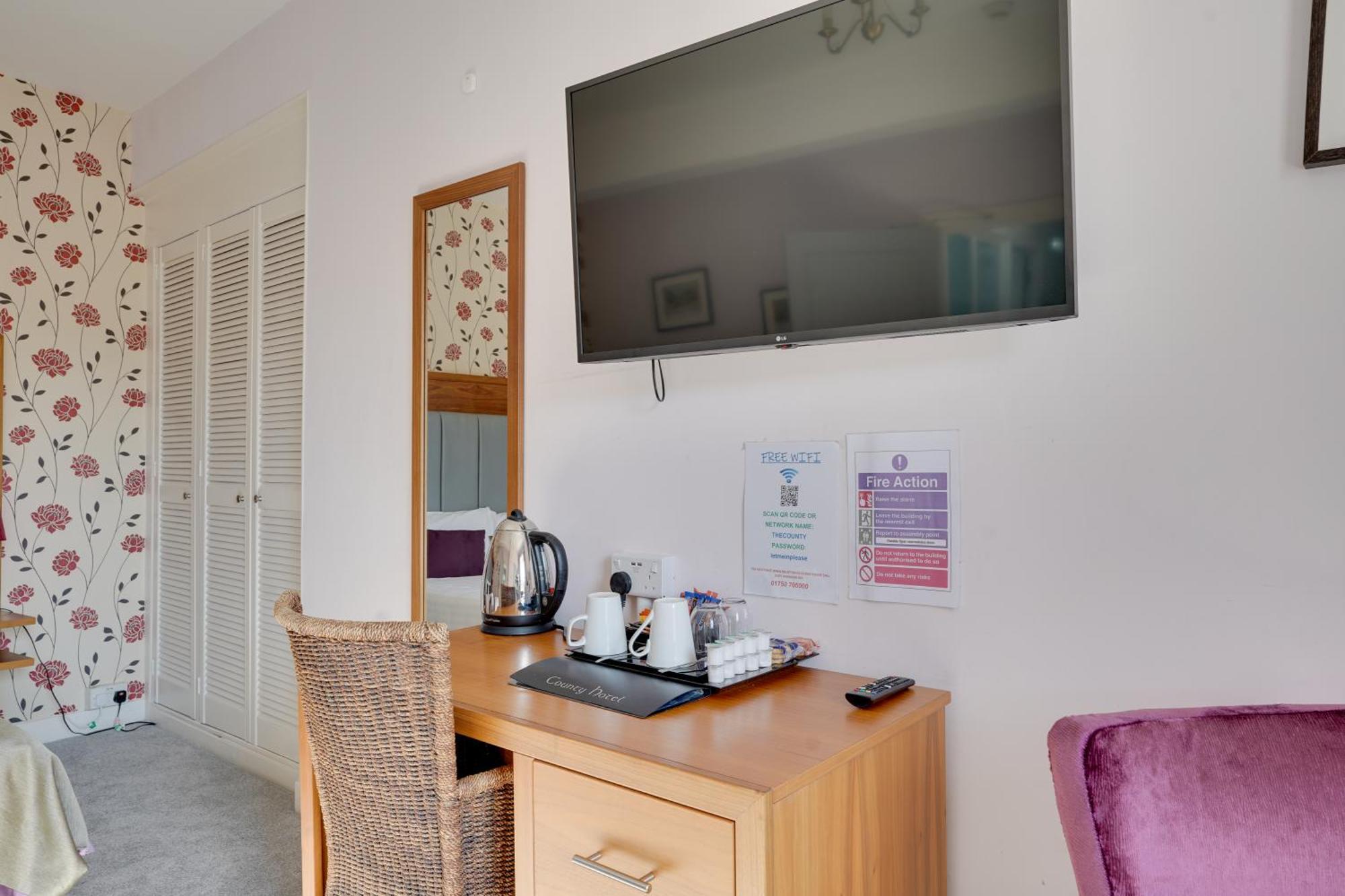 The County Hotel - Self Check-In, Ultra Fast Wi-Fi, Free Parking, Central Location Selkirk Esterno foto