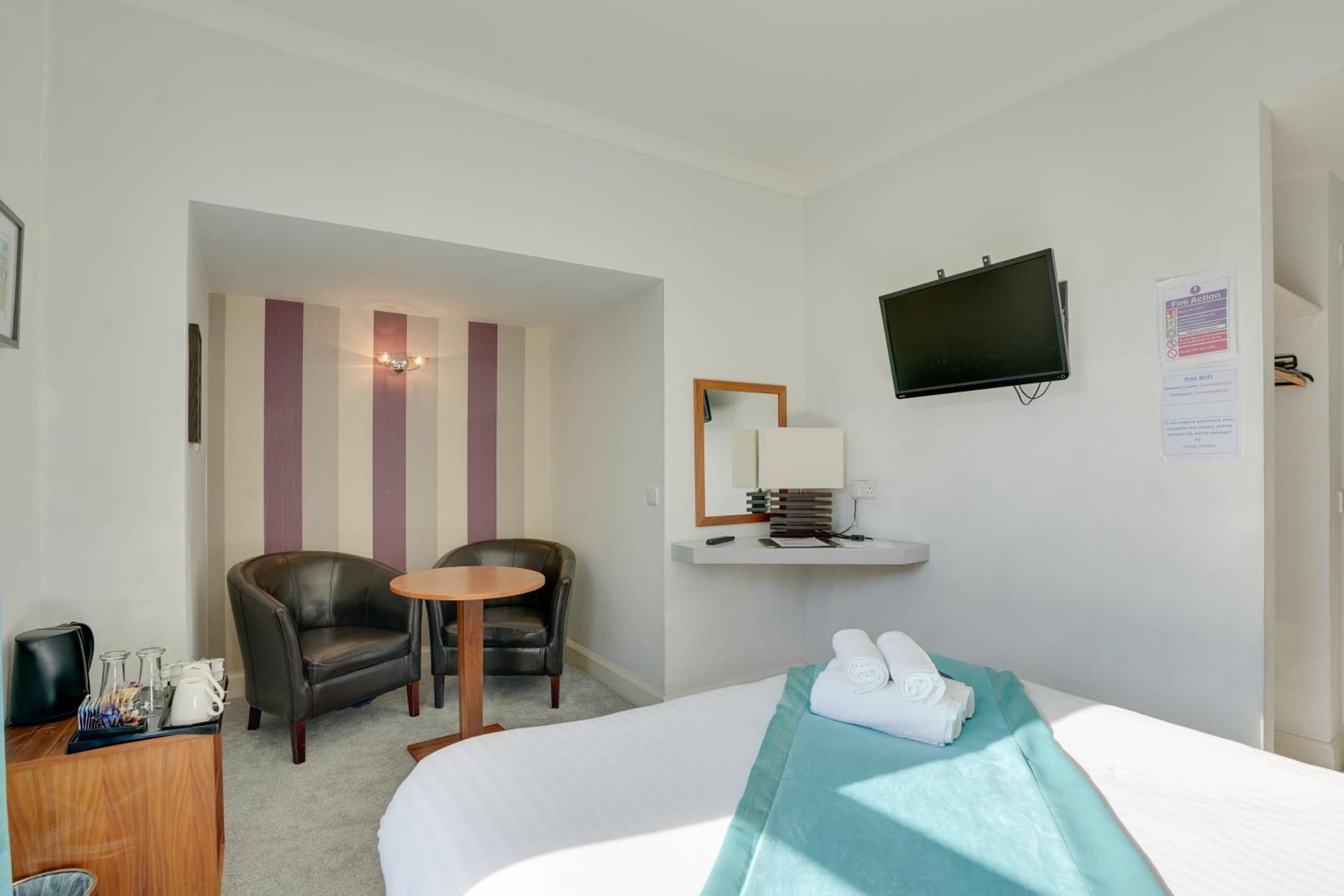 The County Hotel - Self Check-In, Ultra Fast Wi-Fi, Free Parking, Central Location Selkirk Esterno foto